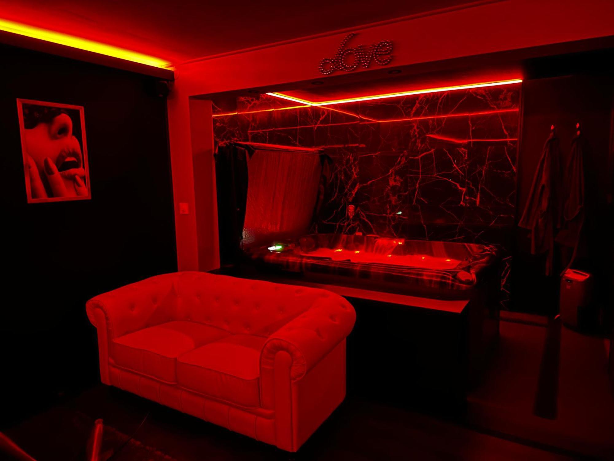 Love Room Passion Saint-Hilaire-de-Talmont Экстерьер фото
